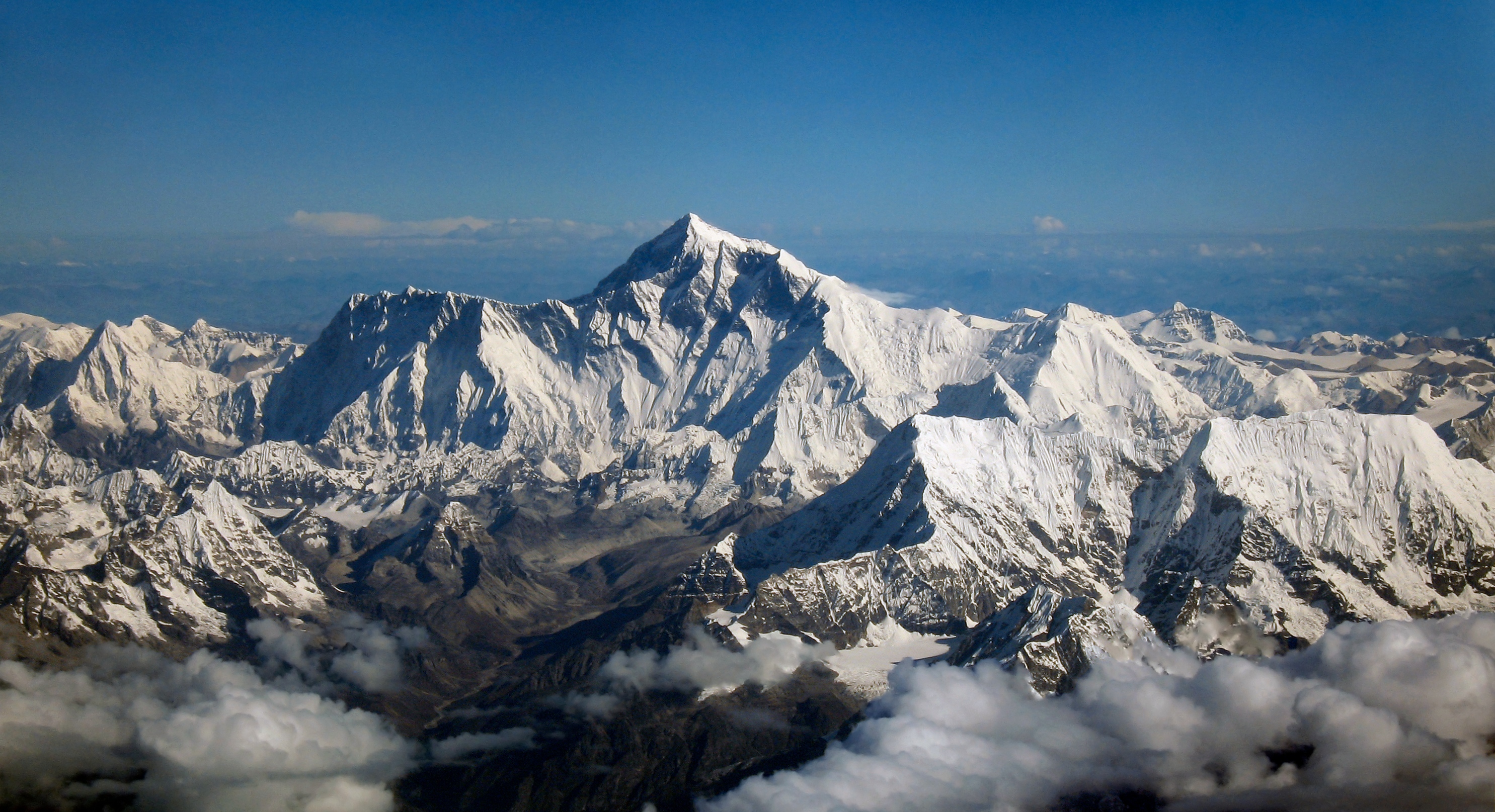 Mount_Everest_as_seen_from_Drukair2